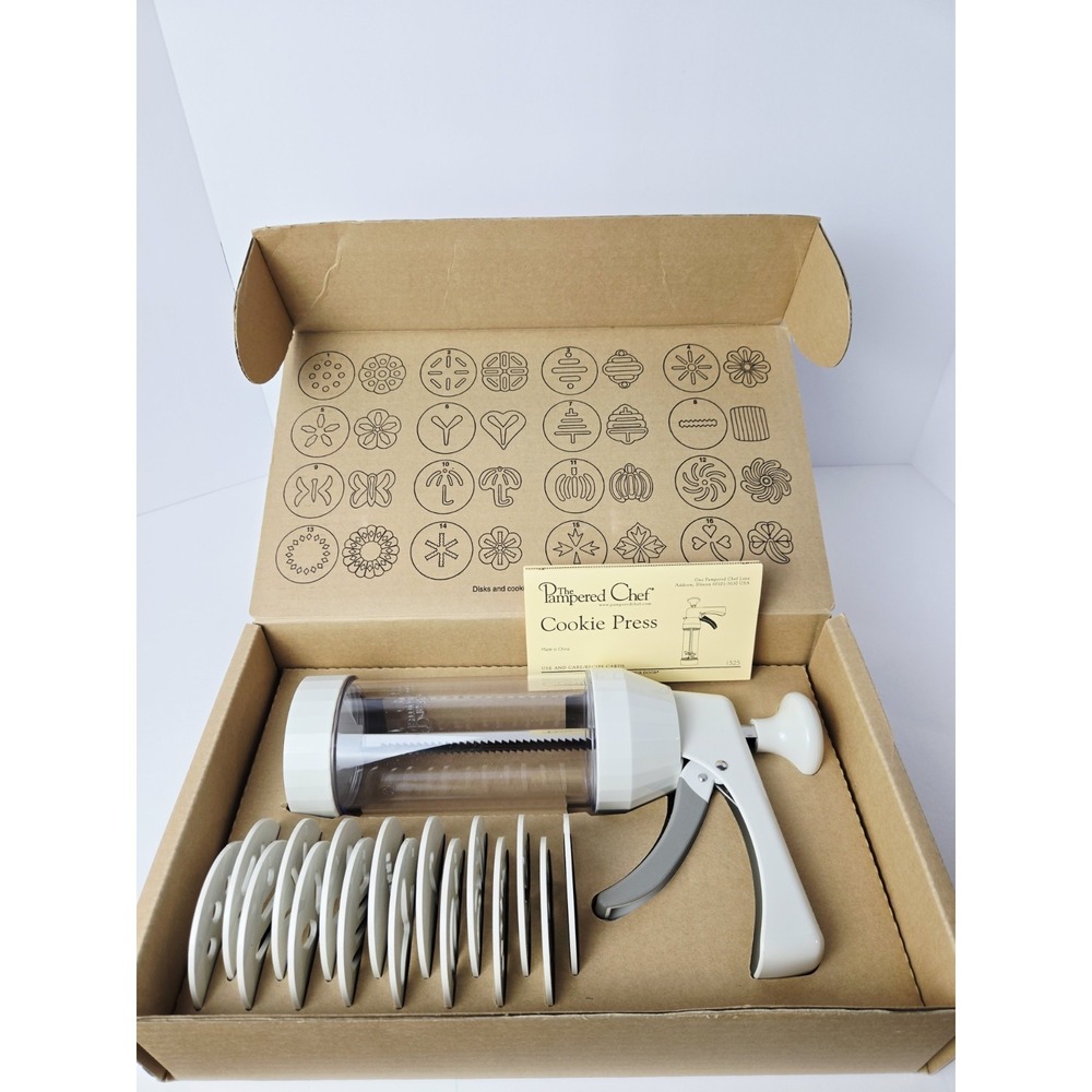 Pampered Chef Cookie Press 16 Cookie Disc Designs New - Picture 2 of 3